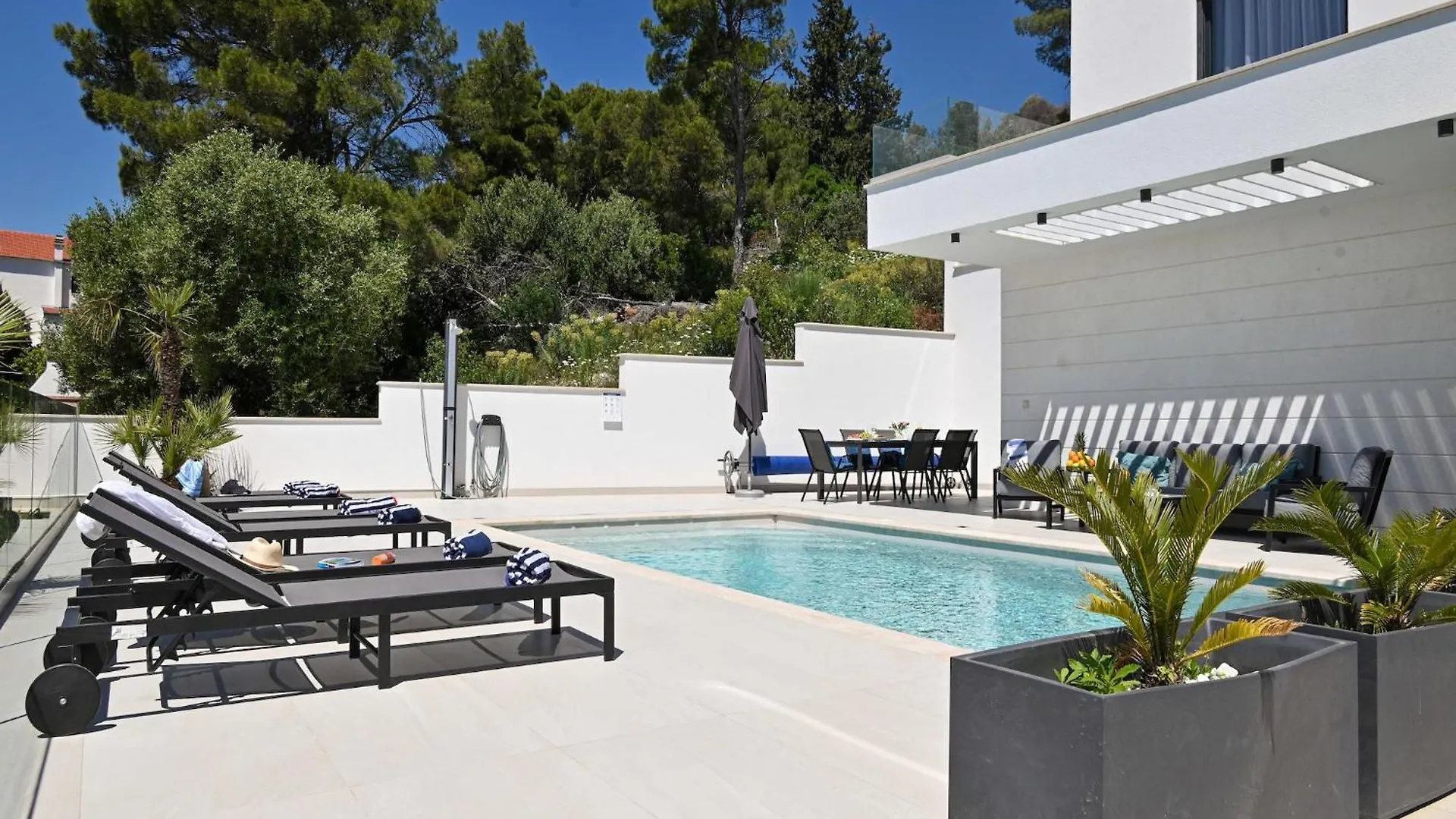 Villa Oasis - Five Bedroom Villa With Private Pool Trogir 0*,