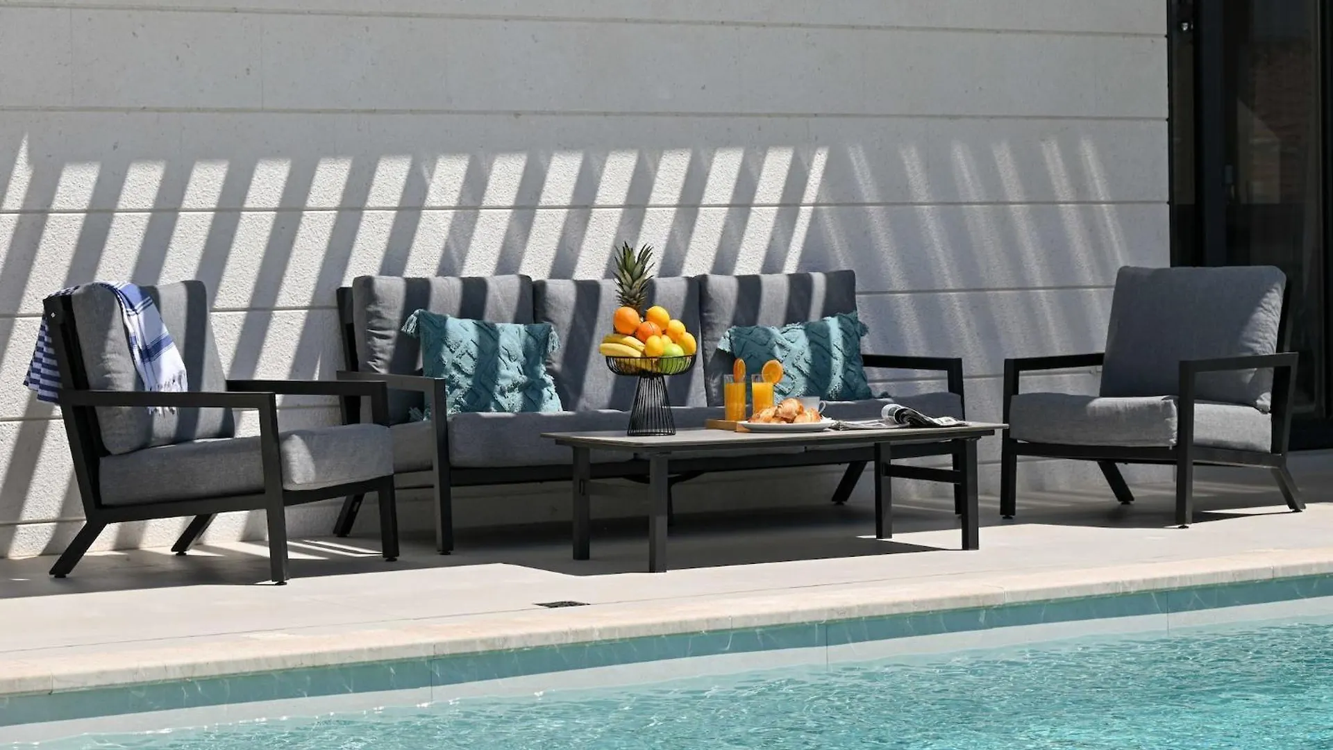 Villa Oasis - Five Bedroom Villa With Private Pool Trogir