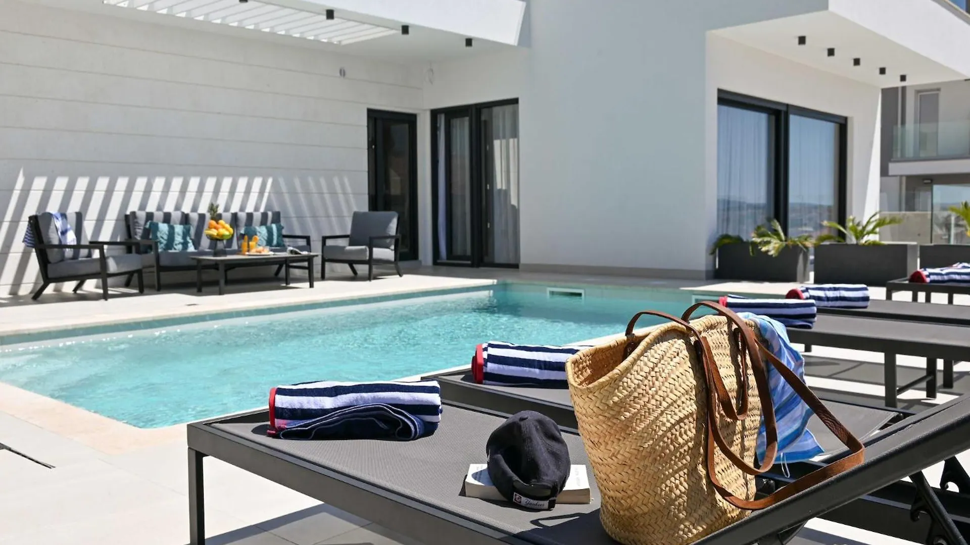 Villa Oasis - Five Bedroom Villa With Private Pool Trogir 0*,  Kroatien
